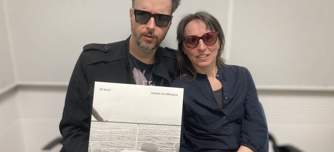 Slunce na peřinách – o písních Jiřího Bulise