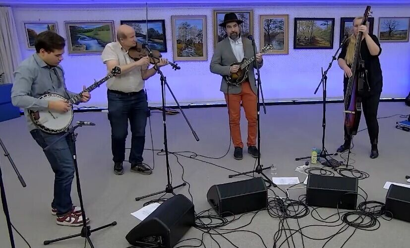 Koncert skupiny Handl ze studia Proglasu