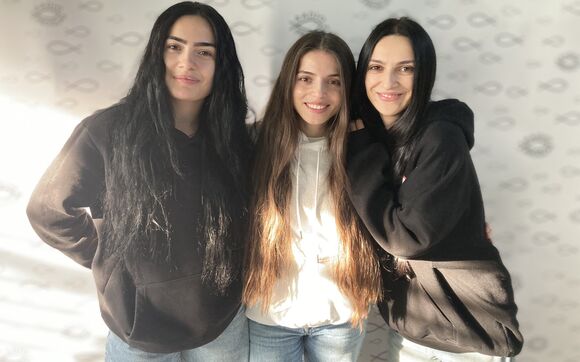 Trio Mandili: Šátek jako symbol míru