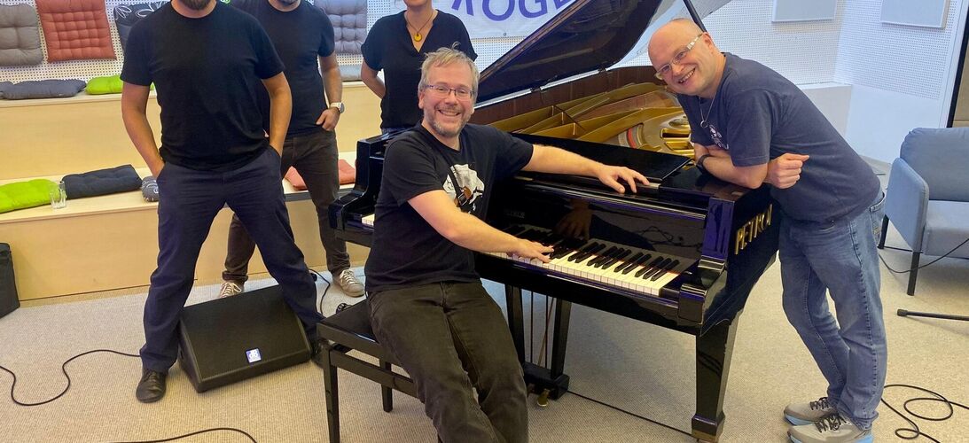 Lada & kapela – koncert ze studia