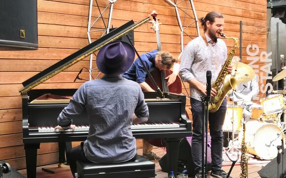 Rozhovor s jazzovou skupinou Purple Is the Color