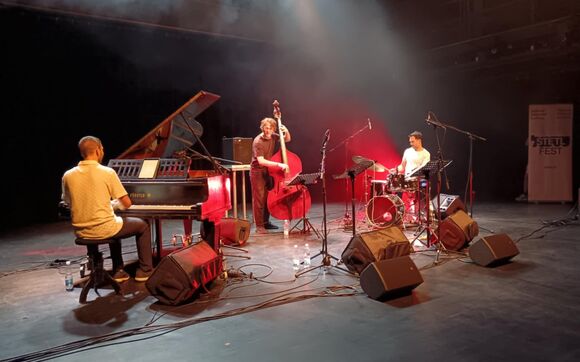 Izraelský bubeník Udi Shlomo