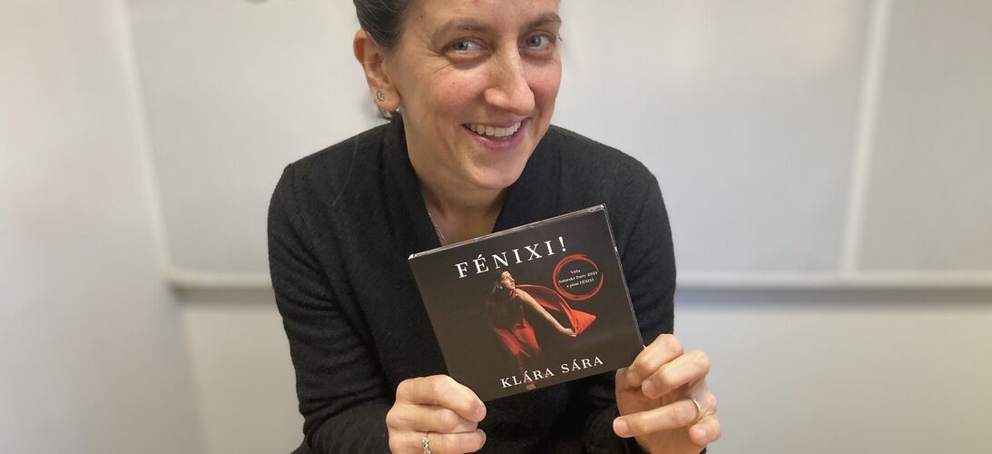 S písničkářkou Klárou Sárou o albu Fénixi!