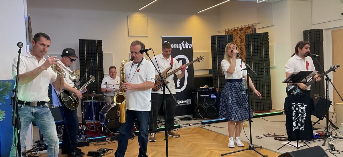 Koncert skupiny Skamafutra ze studia Proglasu