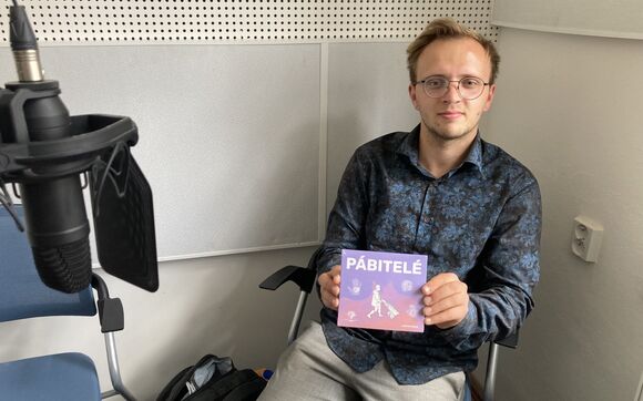 S písničkářem Martinem Čmelíkem o albu Pábitelé