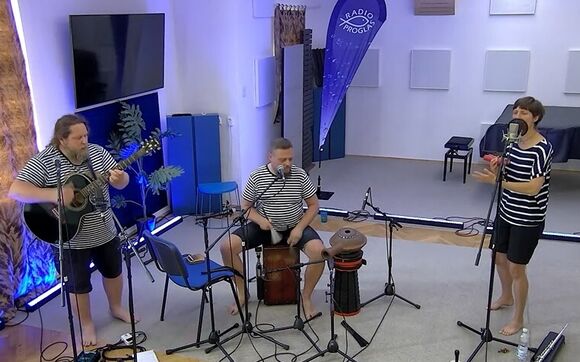 Koncert skupiny Rendez-fou ze studia Proglasu