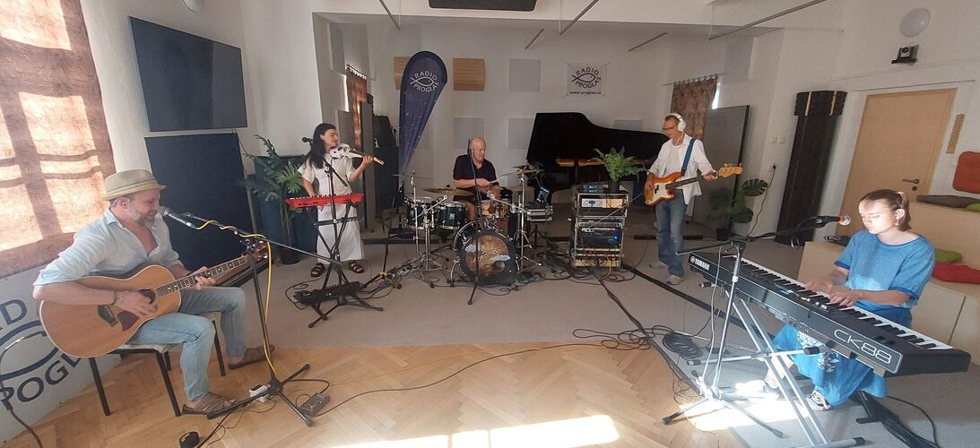Koncert skupiny My3.avi ze studia Proglasu