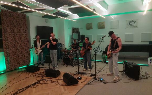 Koncert skupiny Seykory ze studia Proglasu